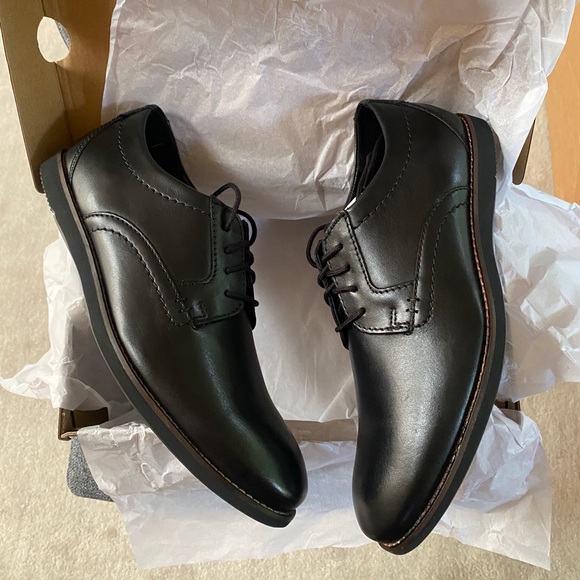 CLARKS Men's Black Oxfords Lace Up Dress Shoes